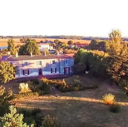 Jolly Château - Private Damien Couette-café Le Bernard