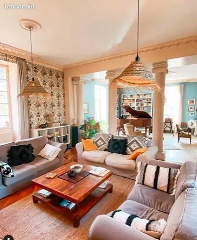 Jolly Château - Private Damien Couette-café Le Bernard