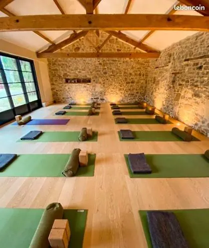 Jolly Château - Private Damien Couette-café Le Bernard