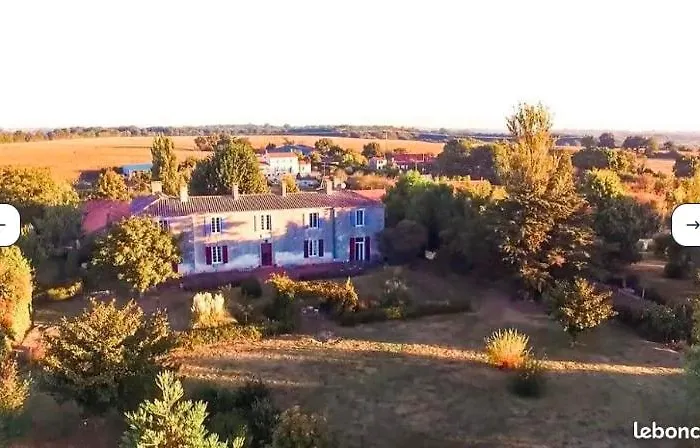 Jolly Château - Private Damien Couette-café Le Bernard