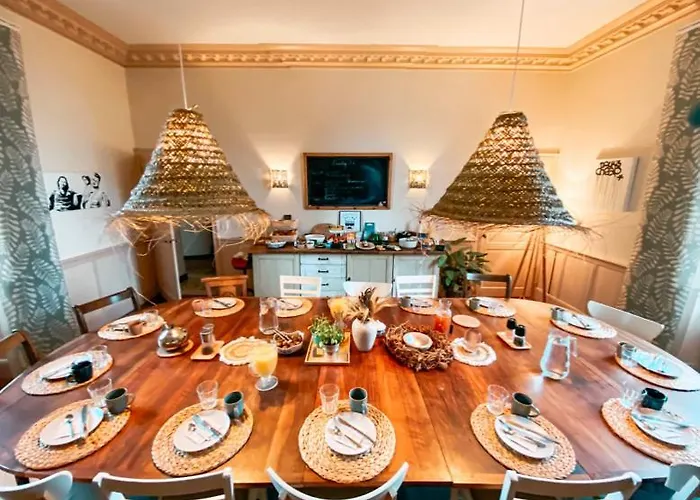 Jolly Château - Private Damien Couette-café 3*